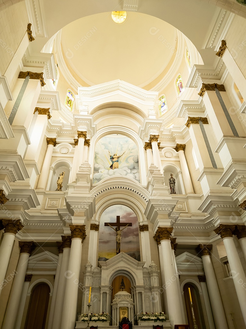 Vista panorâmica do interior da Catedral de São Sebastião localizada no Centro Histórico de Ilhéus Bahia Brasil.
