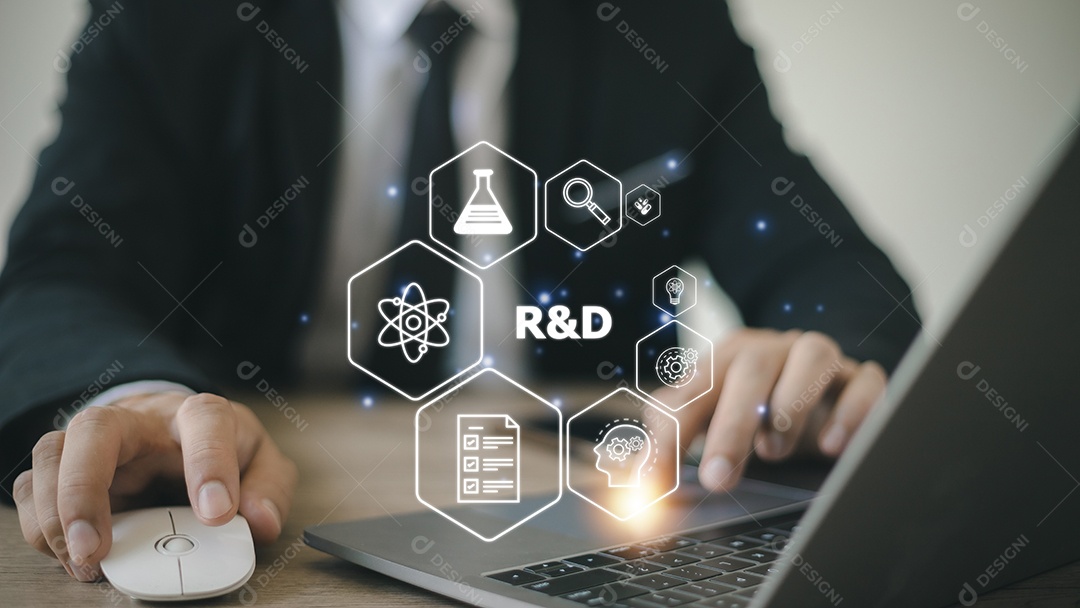 Ícone de P e D para pesquisa e desenvolvimento na tela do laptop. Gerencie os custos com mais eficiência. Conceito de inovação de P e D.