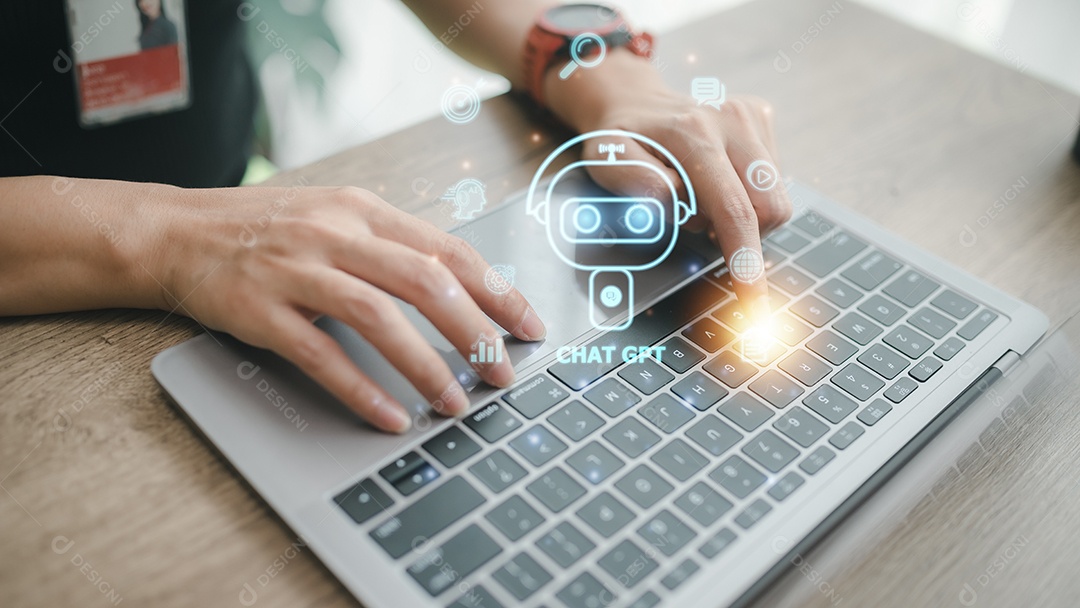 Bate-papo ChatGPT com AI ou Inteligência Artificial. mulher conversando com uma IA inteligente ou inteligência artificial usando um chatbot de inteligência artificial desenvolvido pela OpenAI.