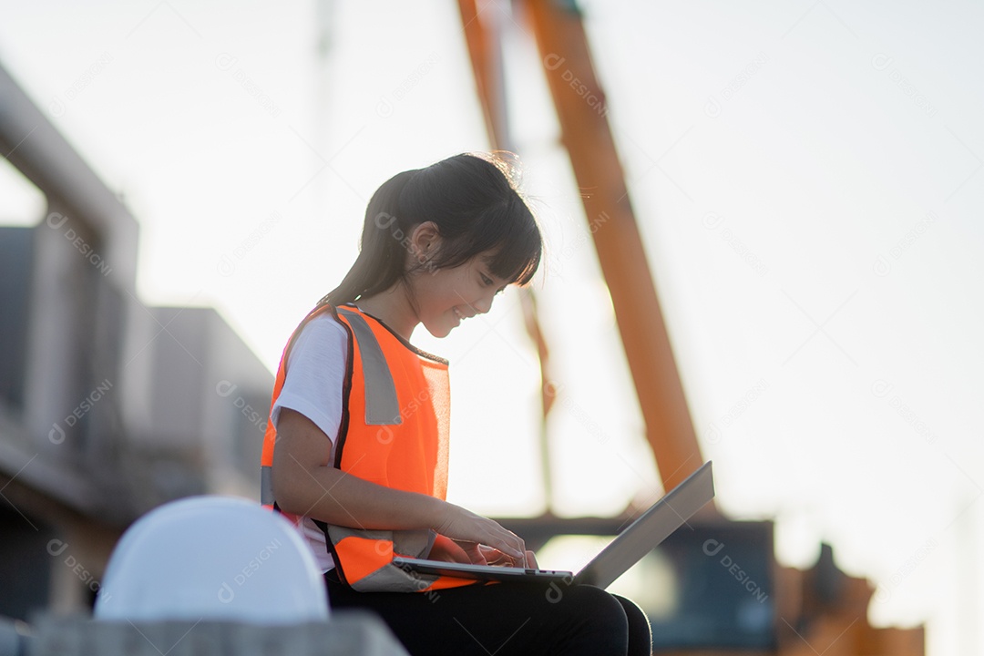 Menina asiática futuros engenheiros