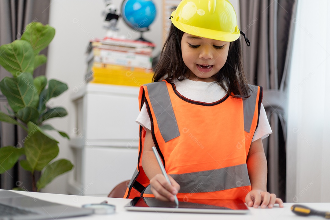 Menina asiática futuros engenheiros