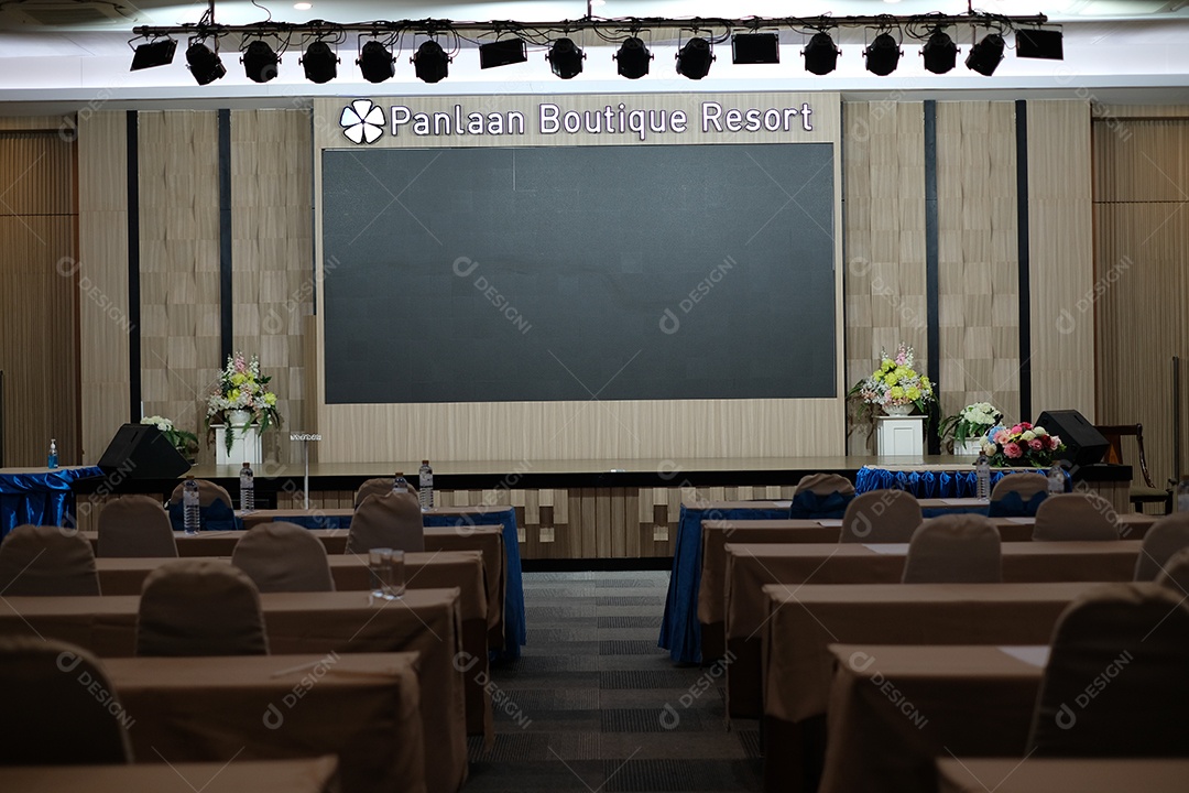 mesas prontas decoradas para cursos e palestras