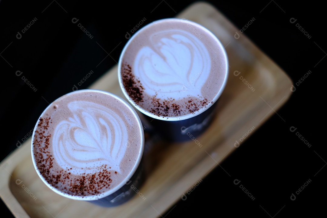 Capuccino sobre xicaras