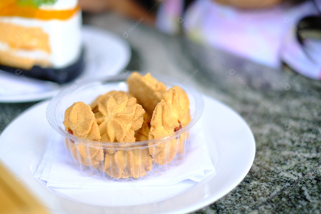 pote de pastel bahulu tradicional da malaia