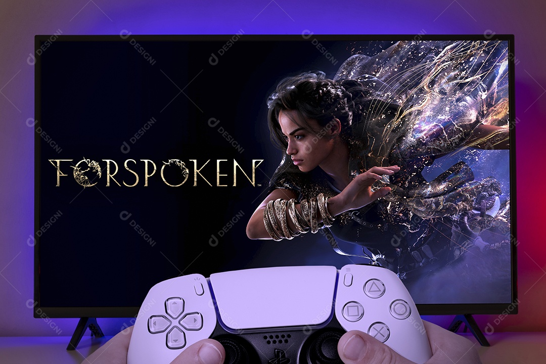 Garoto jogando o jogo Forspoken com o controle do Playstation 5.
