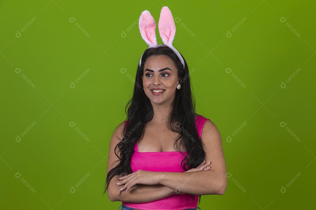 Linda Mulher garota usando fantasia de coelho Conceito Feliz Páscoa