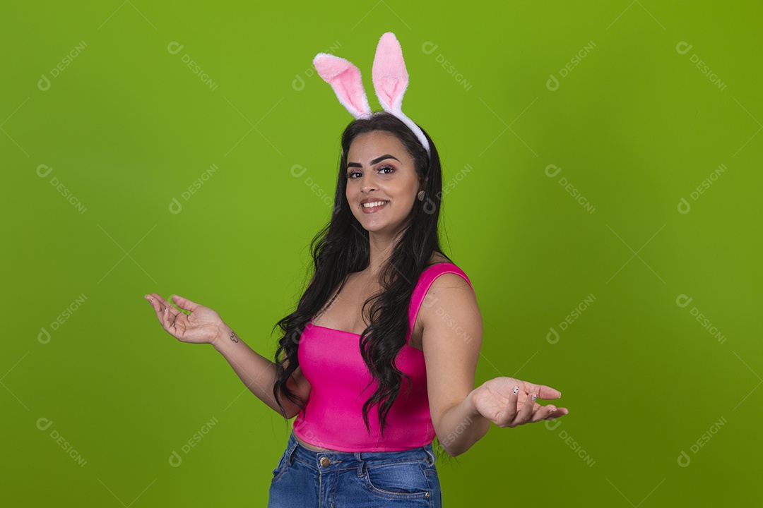 Linda Mulher garota usando fantasia de coelho Conceito Feliz Páscoa