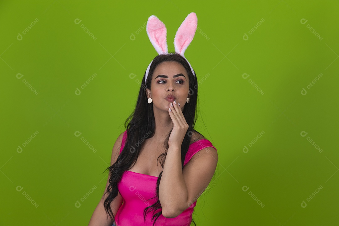 Linda Mulher garota usando fantasia de coelho Conceito Feliz Páscoa