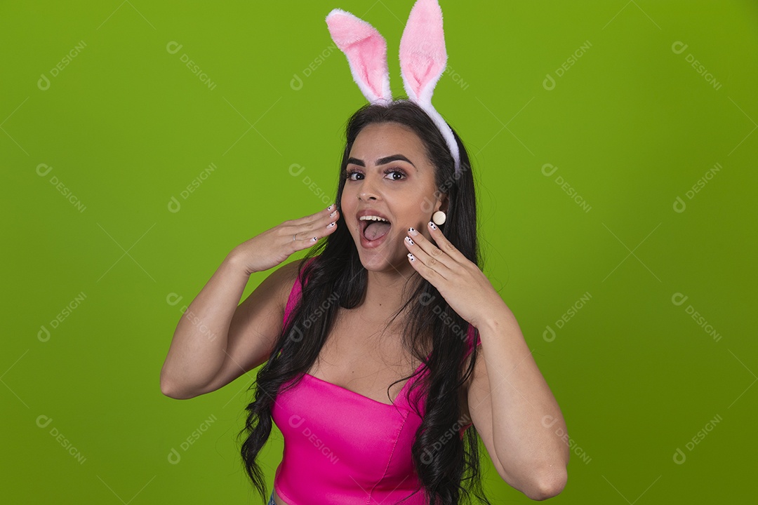 Linda Mulher garota usando fantasia de coelho Conceito Feliz Páscoa