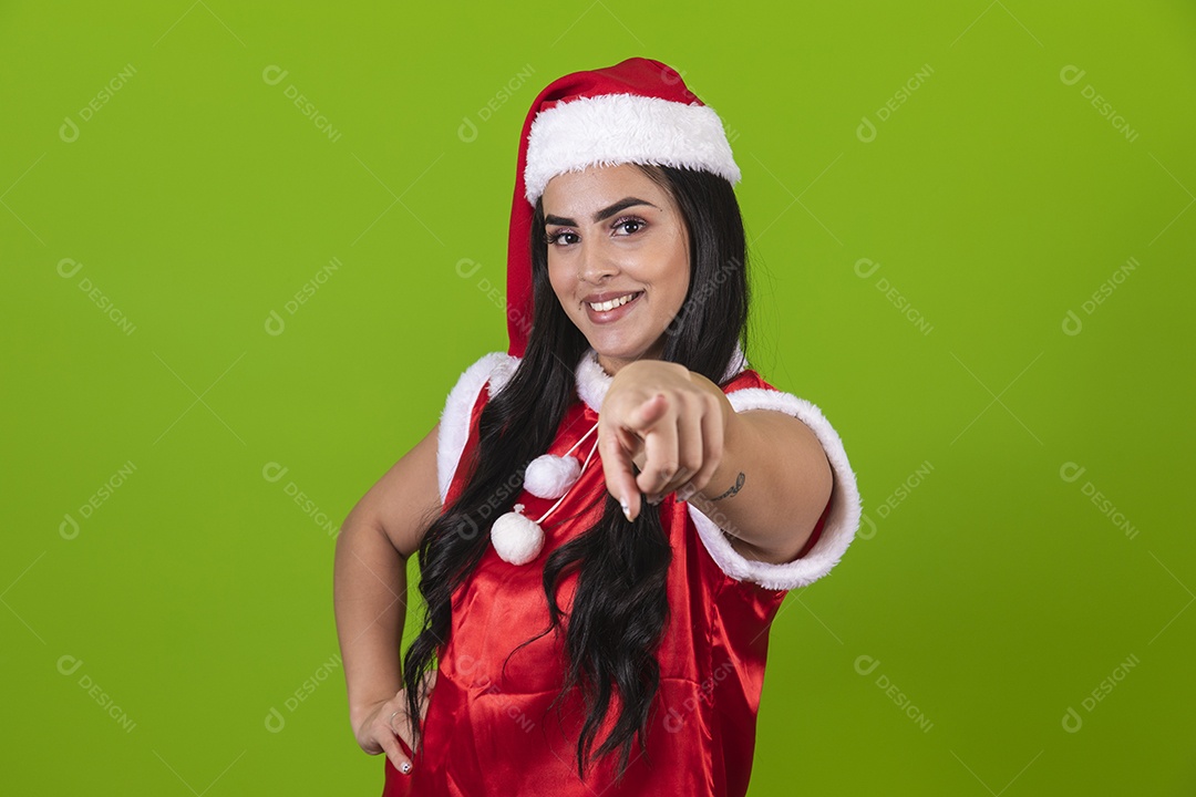 Linda mulher usando fantasias de natal