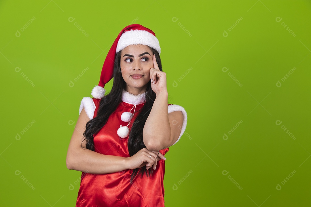 Linda mulher usando fantasias de natal