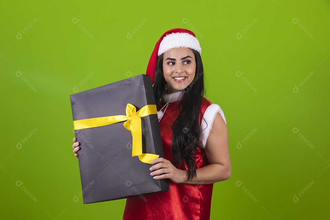 Linda mulher usando fantasias de natal