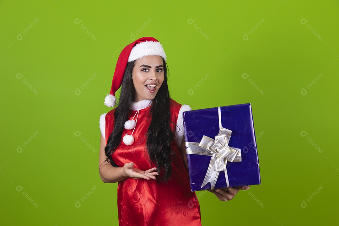 Linda mulher usando fantasias de natal