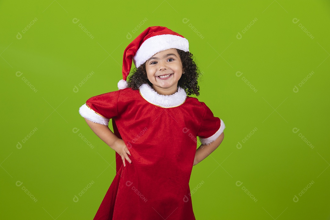 Linda menina garotinha jovem usando fantasia de natal
