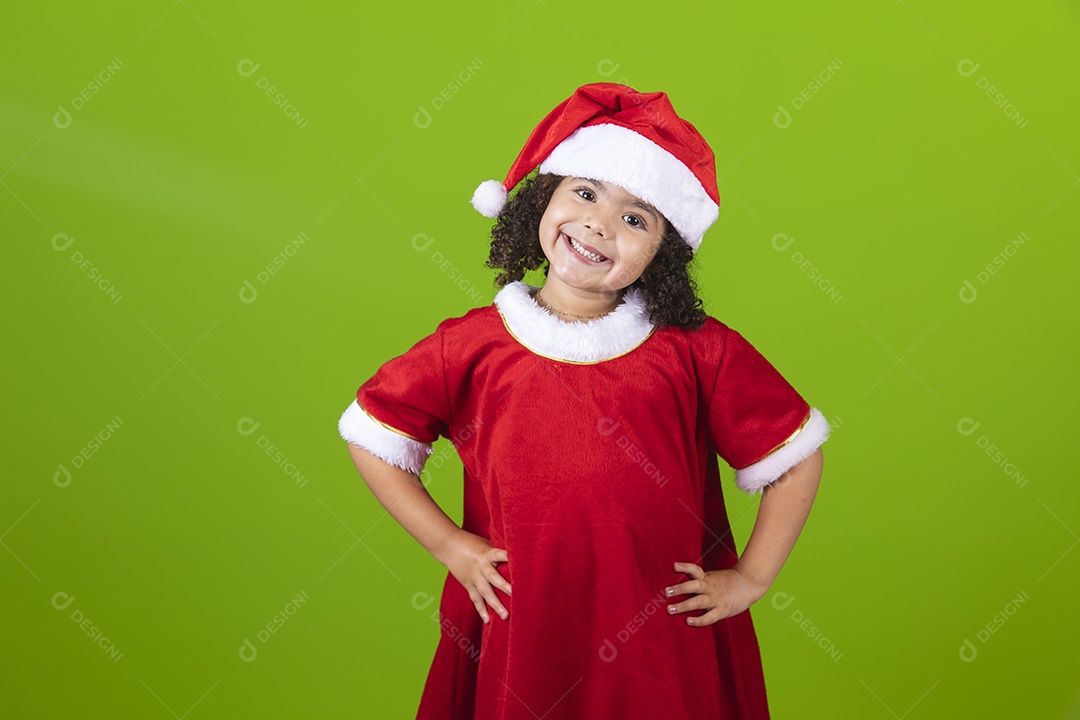 Linda menina garotinha jovem usando fantasia de natal