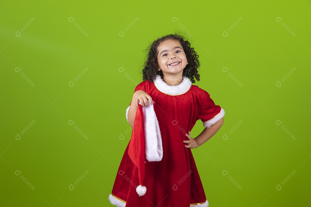 Linda menina garotinha jovem usando fantasia de natal