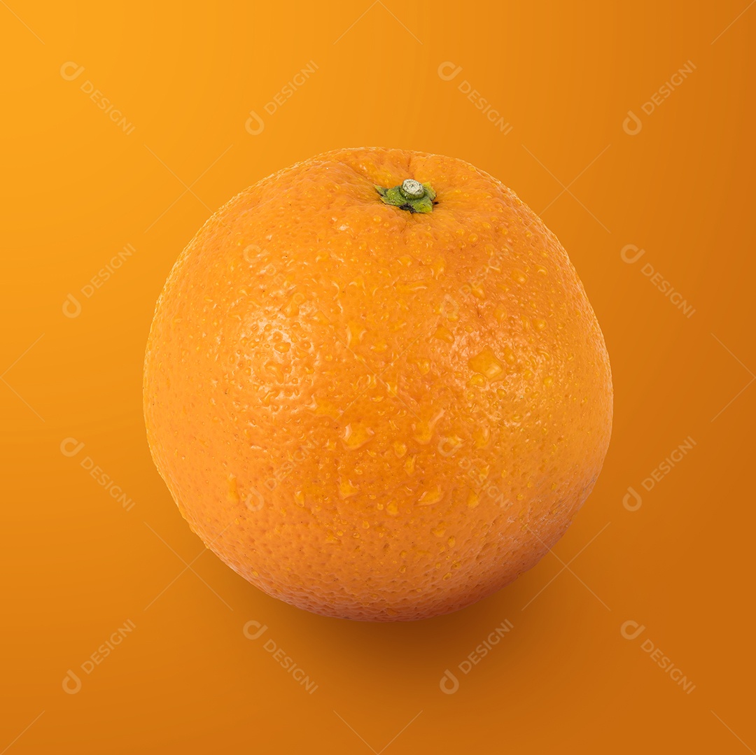 Laranja e frutas fatiadas isoladas no fundo laranja