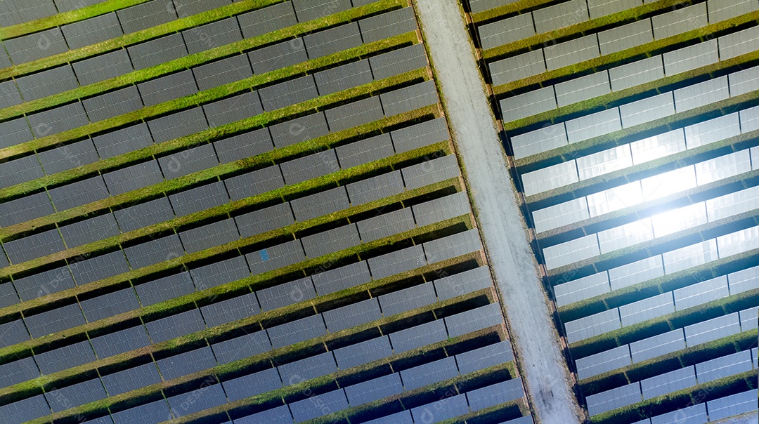 Vista aérea da fazenda solar. Energia solar para energia verde. Sustentar