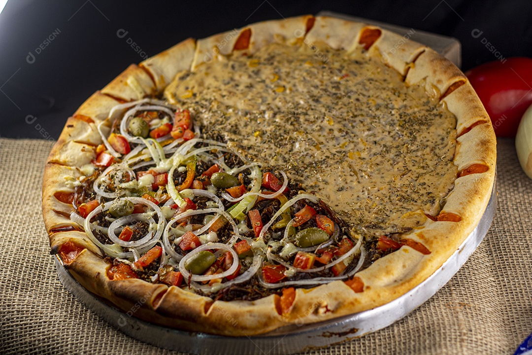 Pizza de carne de sol e frango com catupiry