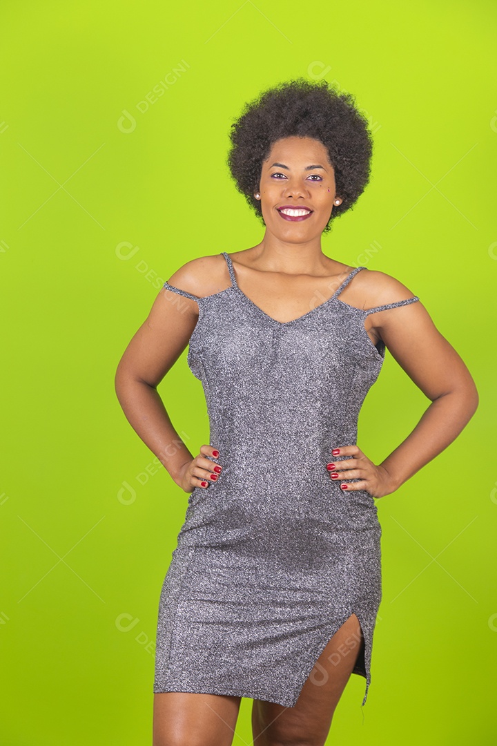 Linda mulher jovem garota sobre fundo isolado