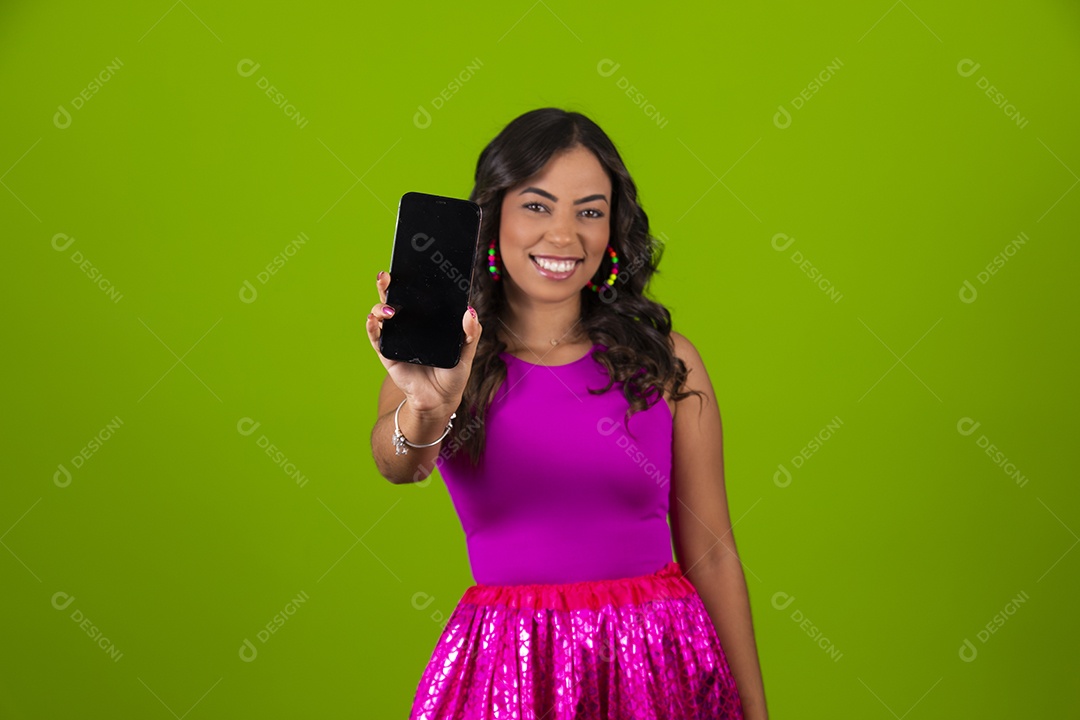 Linda mulher jovem garota sobre fundo isolado