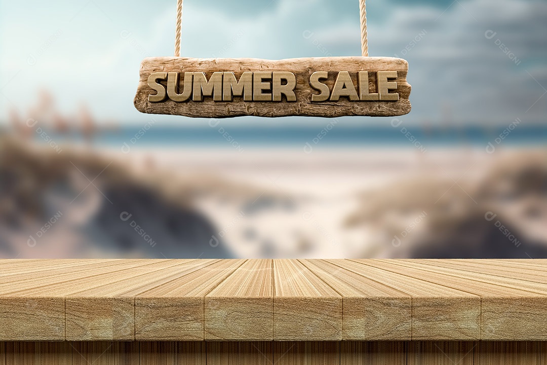 Mesa de Madeira Fundo Nublado Praia