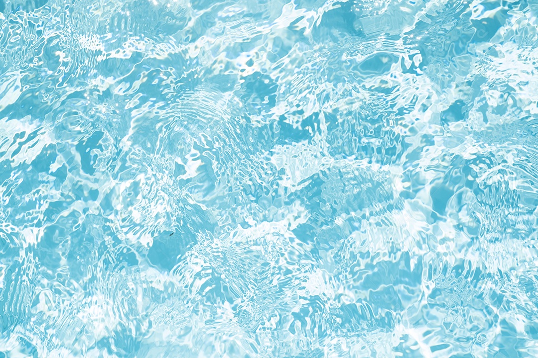 Textura de superfície de água calma transparente de cor azul turva com salpicos e bolhas. Fundo de natureza abstrata na moda. Ondas de água na luz solar. fundo de água