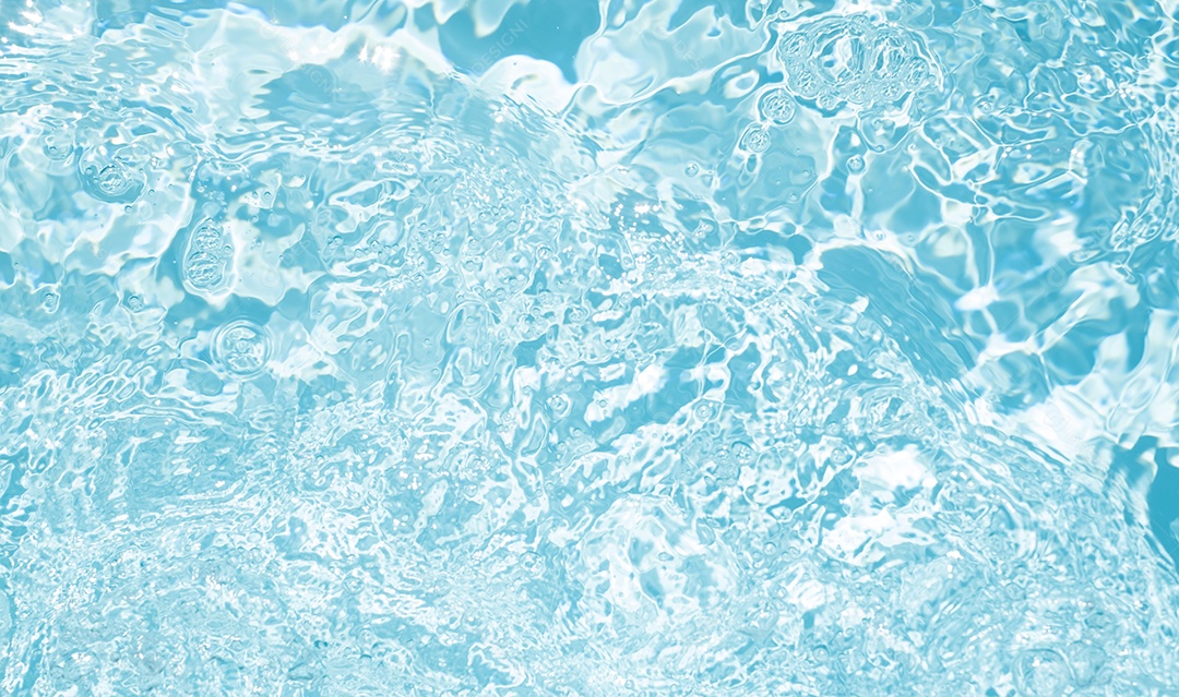 Textura de superfície de água calma transparente de cor azul turva com salpicos e bolhas. Fundo de natureza abstrata na moda. Ondas de água na luz solar. fundo de água