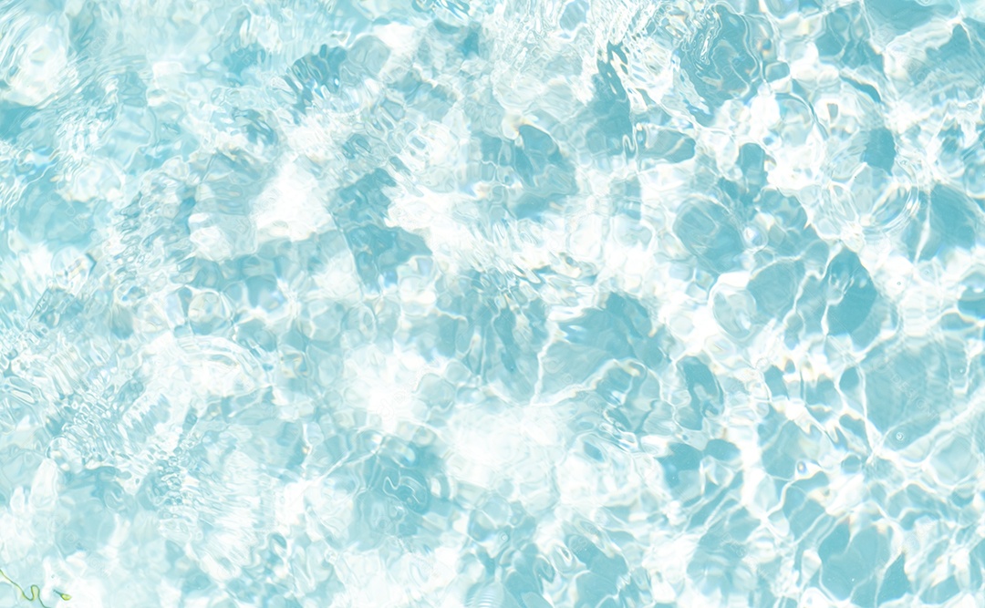 Textura de superfície de água calma transparente de cor azul turva com salpicos e bolhas. Fundo de natureza abstrata na moda. Ondas de água na luz solar. fundo de água