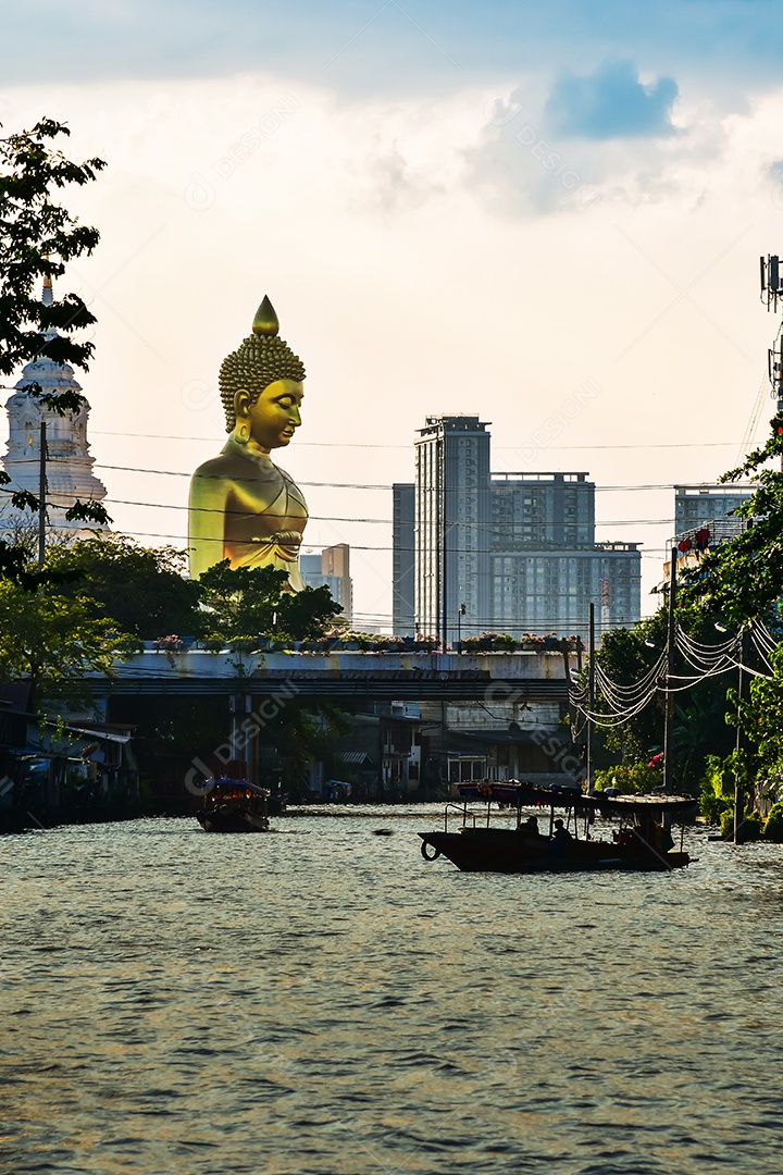 Paisagem do grande Buda na cidade grande estátua de Buda