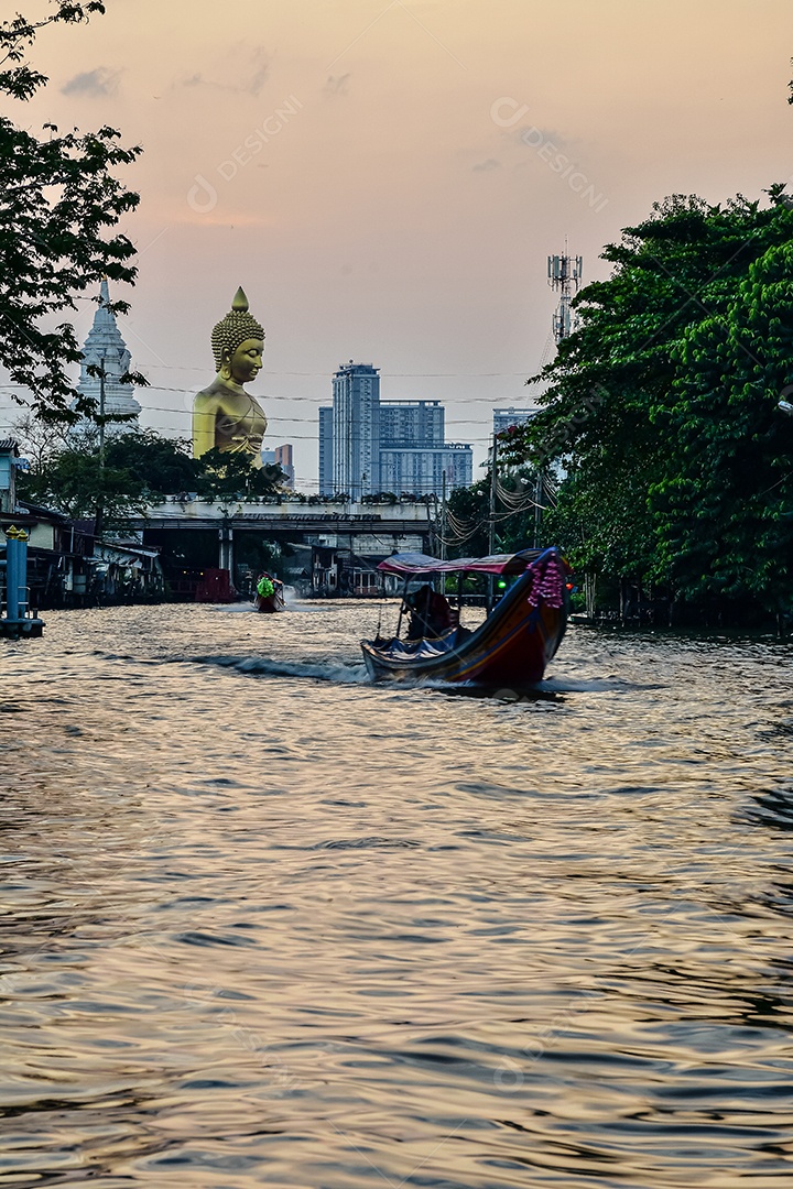 Paisagem do grande Buda na cidade grande estátua de Buda