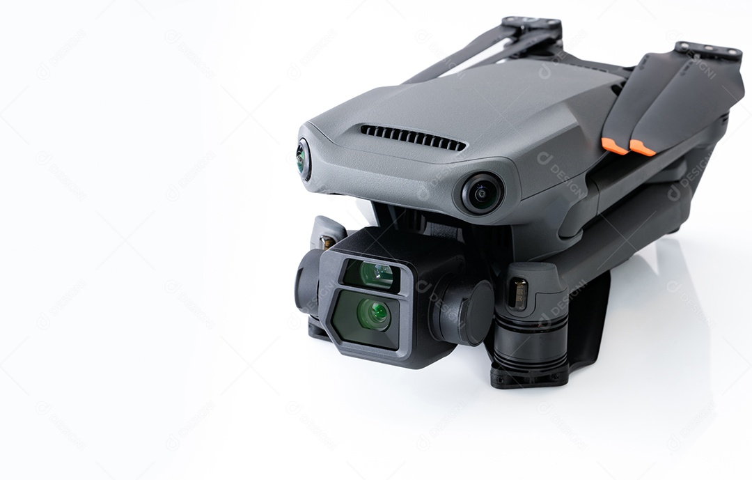 Drone isolado no fundo branco. UAV ou veículo aéreo não tripulado