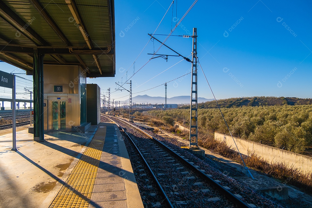 Vista dos trilhos da estação ferroviária de Ronda