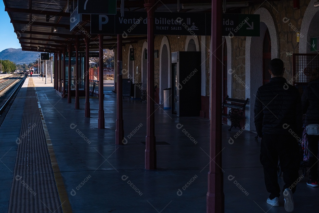 Vista dos trilhos da estação ferroviária de Ronda