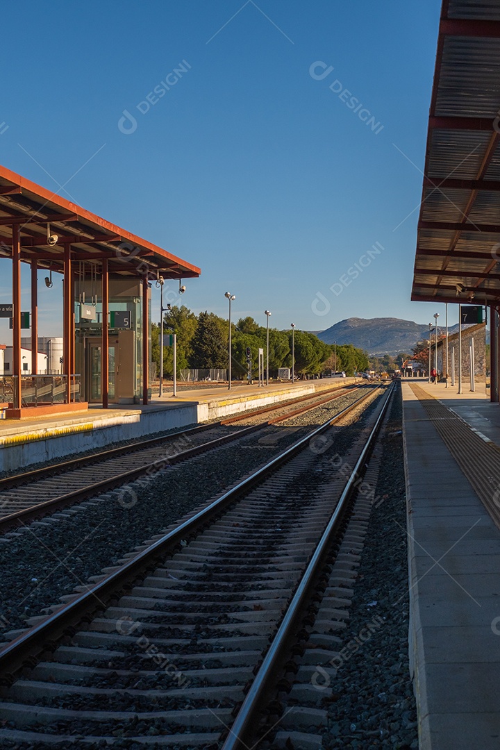 Vista dos trilhos da estação ferroviária de Ronda