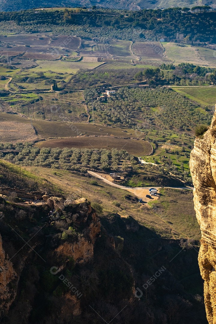 Vista do desfiladeiro e das montanhas da cidade de Ronda