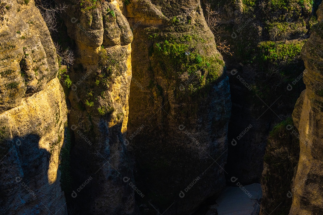 Vista do desfiladeiro e das montanhas da cidade de Ronda