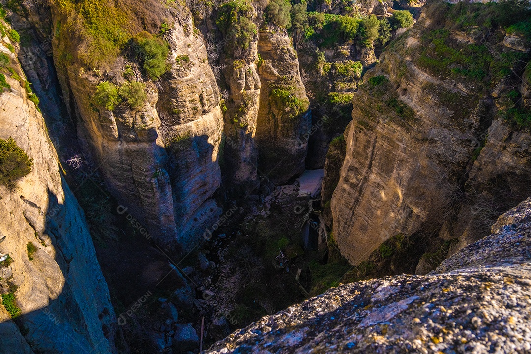 Vista do desfiladeiro e das montanhas da cidade de Ronda