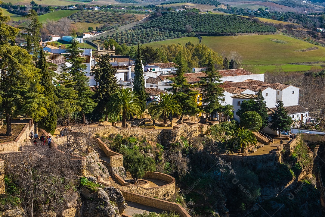 Vista dos edifícios no topo do desfiladeiro