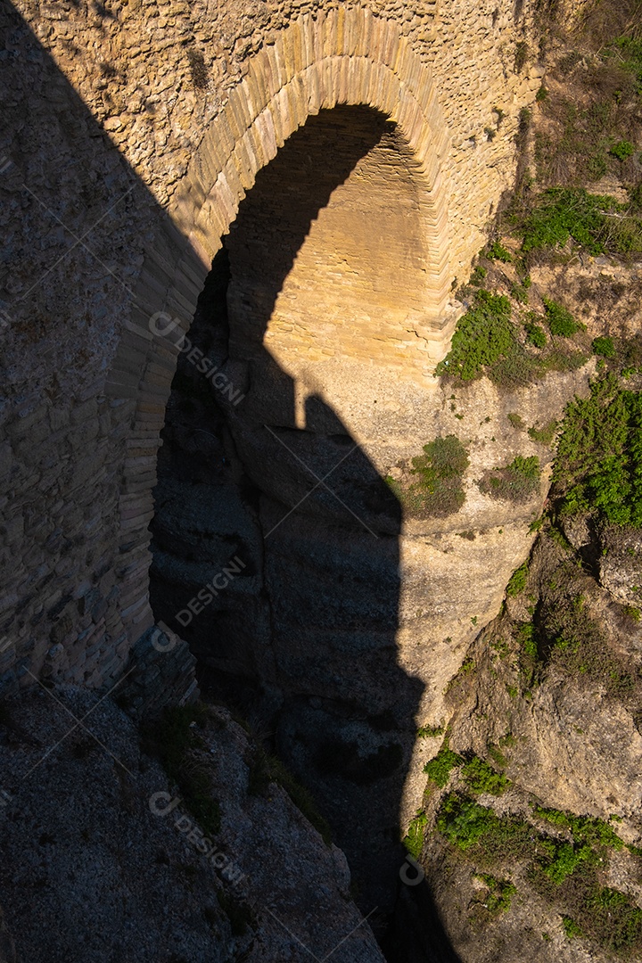 A Ponte Velha e a Garganta Ronda no rio Guadalevin