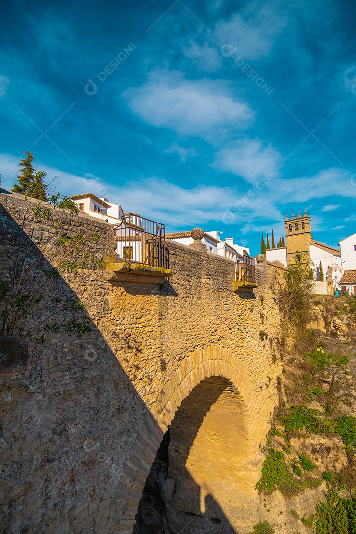 A Ponte Velha e a Garganta Ronda no rio Guadalevin