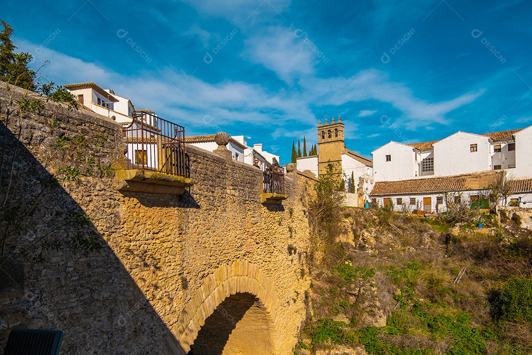 A Ponte Velha e a Garganta Ronda no rio Guadalevin