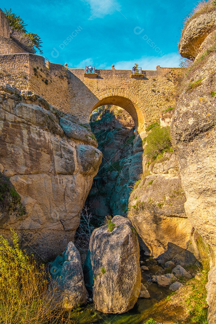 A Ponte Velha e a Garganta Ronda no rio Guadalevin