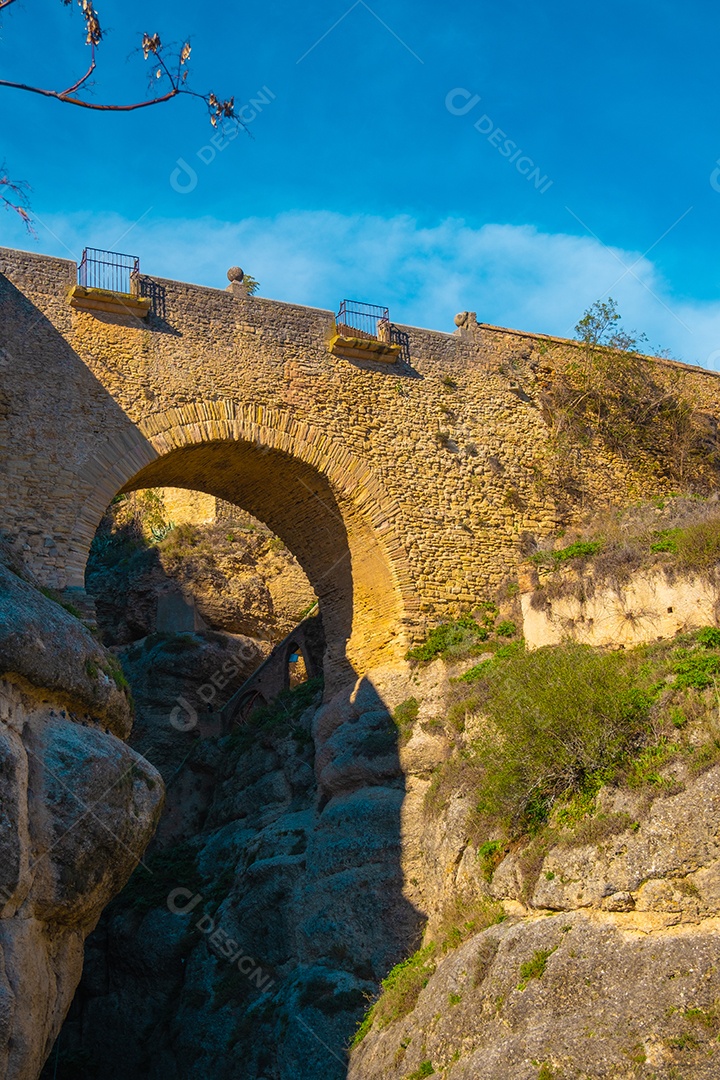 A Ponte Velha e a Garganta Ronda no rio Guadalevin