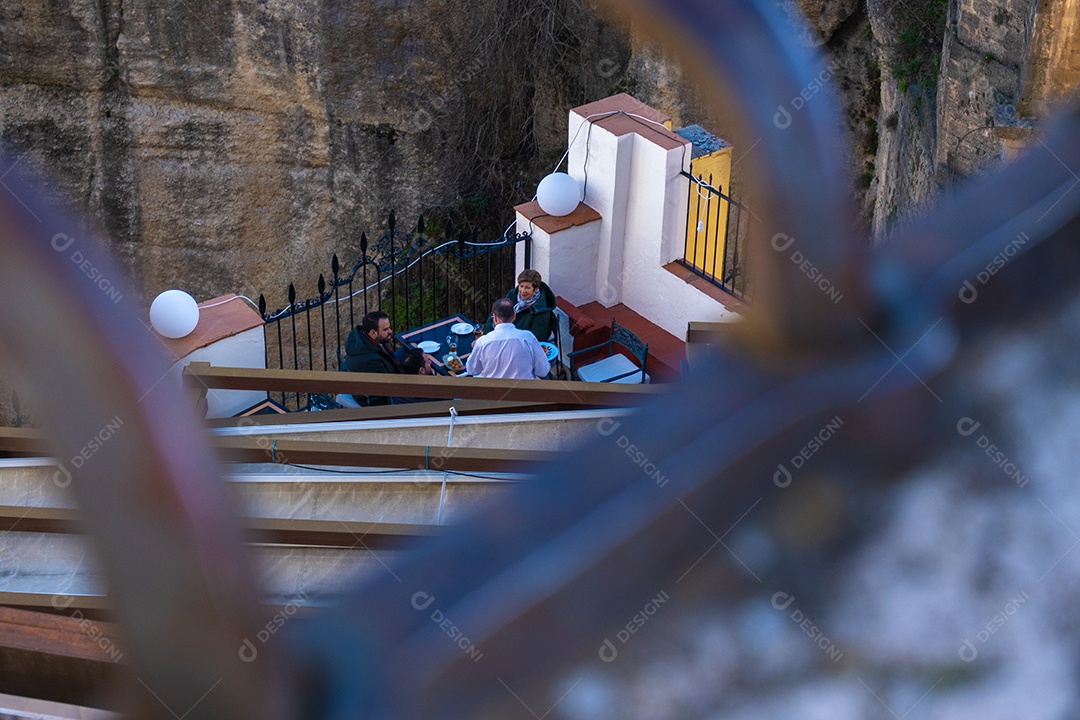 Vista do famoso restaurante em desfiladeiros em Ronda