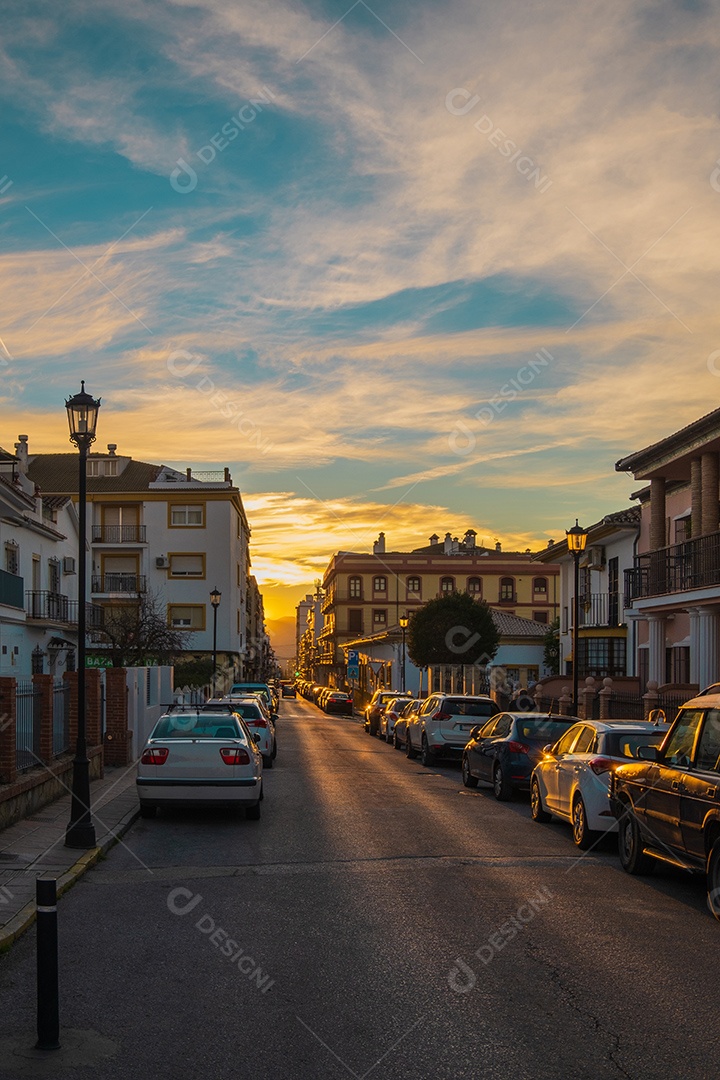 Vista das ruas estreitas de Ronda ao pôr do sol, sul da Andaluzia, Espanha.