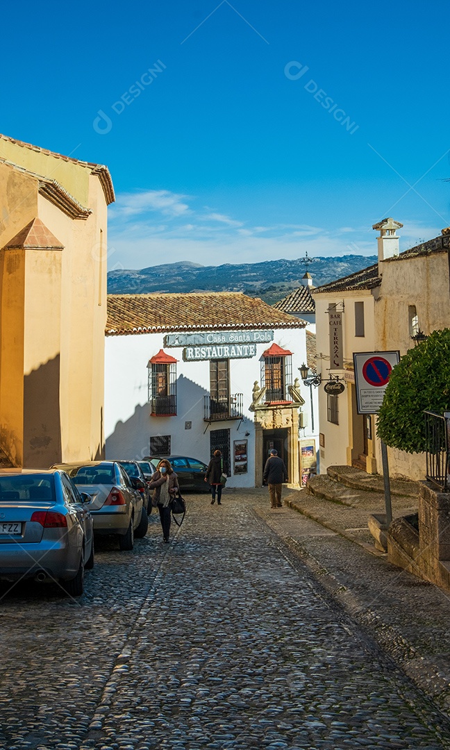 Vista das ruas estreitas de Ronda ao pôr do sol, sul da Andaluzia, Espanha.