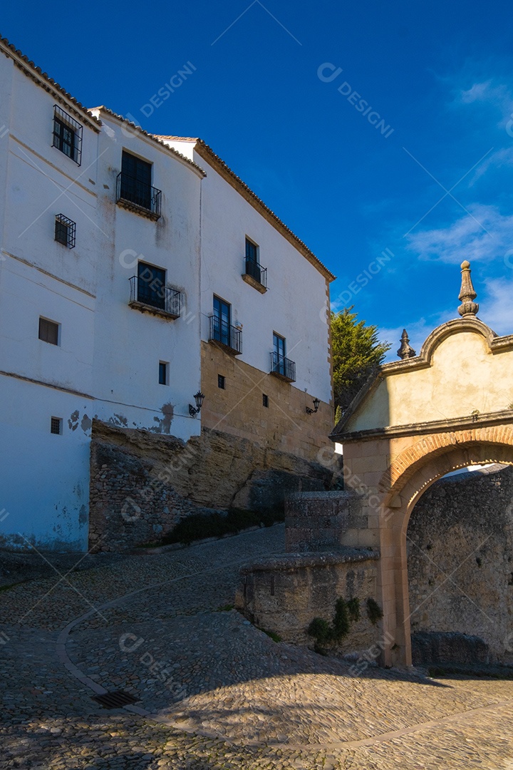 A Ponte Velha (Puente Viejo) e o Desfiladeiro de Ronda (Tajo de Ronda) no rio Guadalevín. Andaluzia, província de Málaga, Espanha.