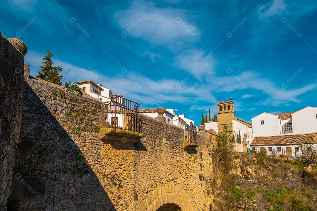 A Ponte Velha (Puente Viejo) e o Desfiladeiro de Ronda (Tajo de Ronda) no rio Guadalevín. Andaluzia, província de Málaga, Espanha.