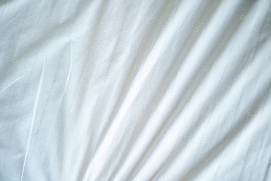 Textura gradiente de linho branco estilo de curva turva de tecido de luxo abstrato, roupa de cama enrugada e sombras cinza escuras, plano de fundo